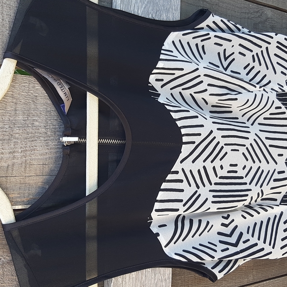 Women's Printed LIMITED Edition Dress Size 8 - Picture 3 of 7